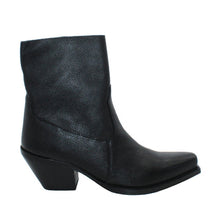 LARIAT LEATHER BOOTIE
