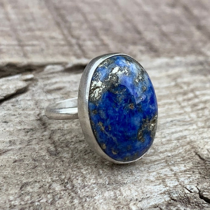 Elegant Oval Blue and Gold Lapis Lazuli Sterling Silver Ring