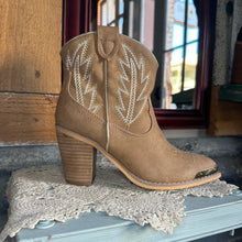TAYLOR Bootie - VERY VOLATILE